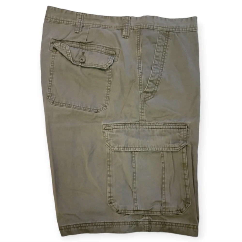 ✔️ St. John's Bay Cargo Shorts Army Green Color
